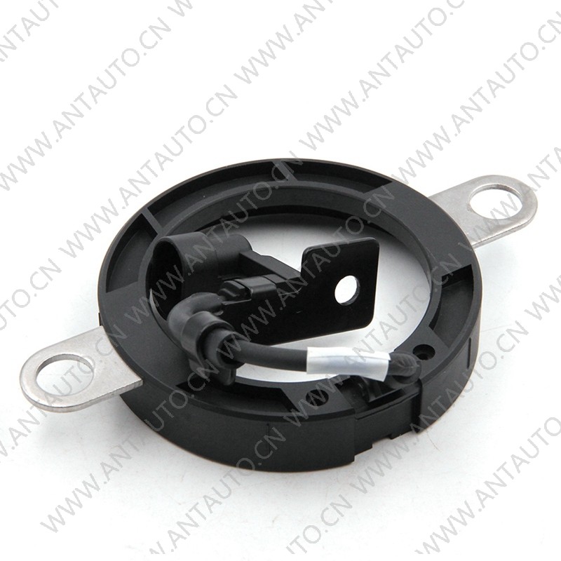 Датчик скорости вращения колес Датчик скорости вращения колес